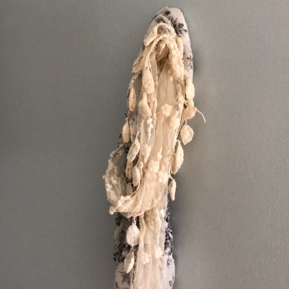 French Provincial Chic Scarf - Picture 4 of 5